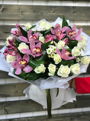 Букет цветов из: Розы и Хризантемы в Прямицыно