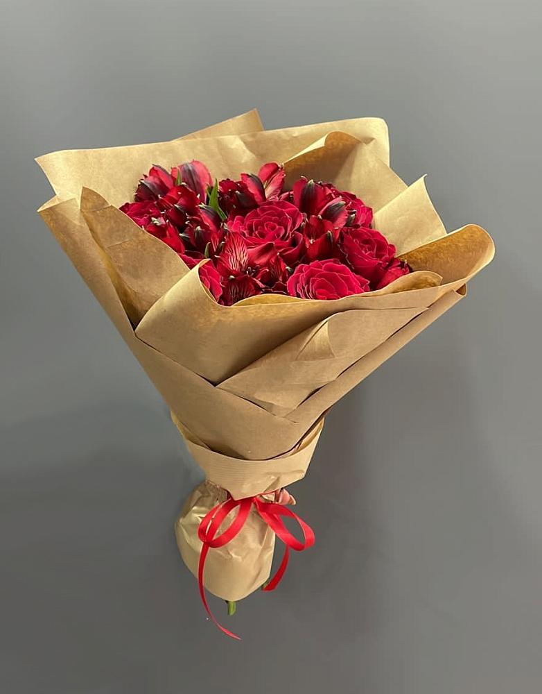 Букет цветов из: Альстромерии и Розы в Прямицыно