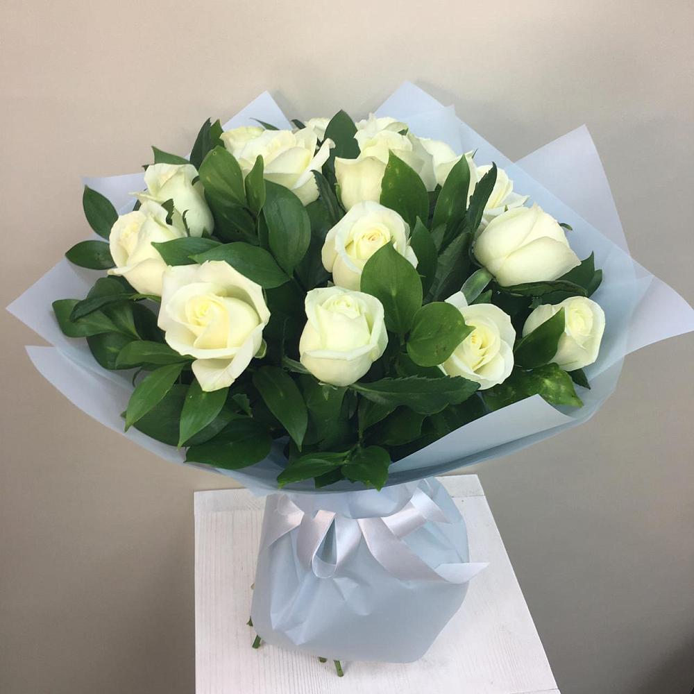 Букет 15 Белых роз Проуд в Прямицыно