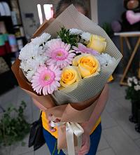 Букет цветов из:  Герберы, Розы и Хризантемы в Прямицыно