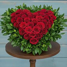 Цветочная композиция из Розы в виде сердца в Прямицыно