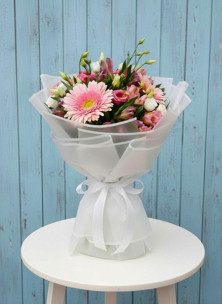 Букет цветов из: Герберы, Альстромерии и Лизиантусы в Прямицыно