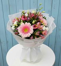 Букет цветов из:  Герберы, Альстромерии и Лизиантусы в Прямицыно