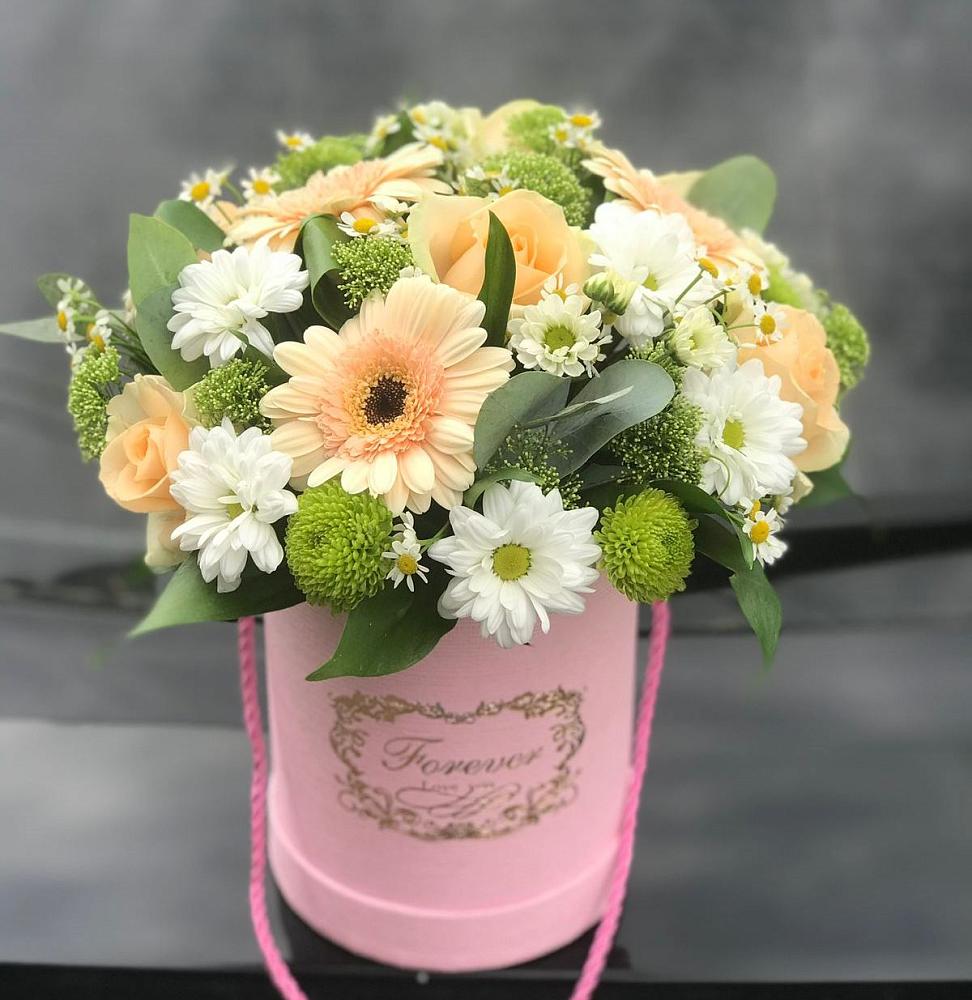 Цветочная композиция из Розы, Герберы и Хризантемы в шляпной коробке в Прямицыно