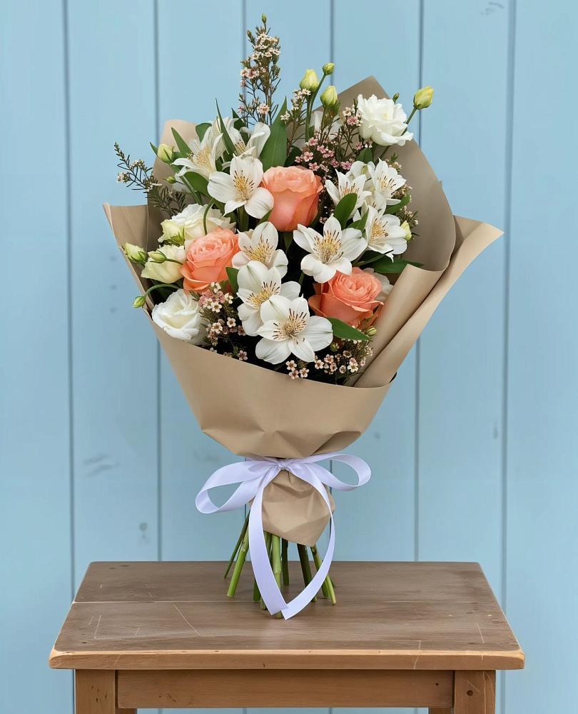 Букет цветов из: Альстромерии, Лизиантусы, Розы и Хризантемы в Прямицыно