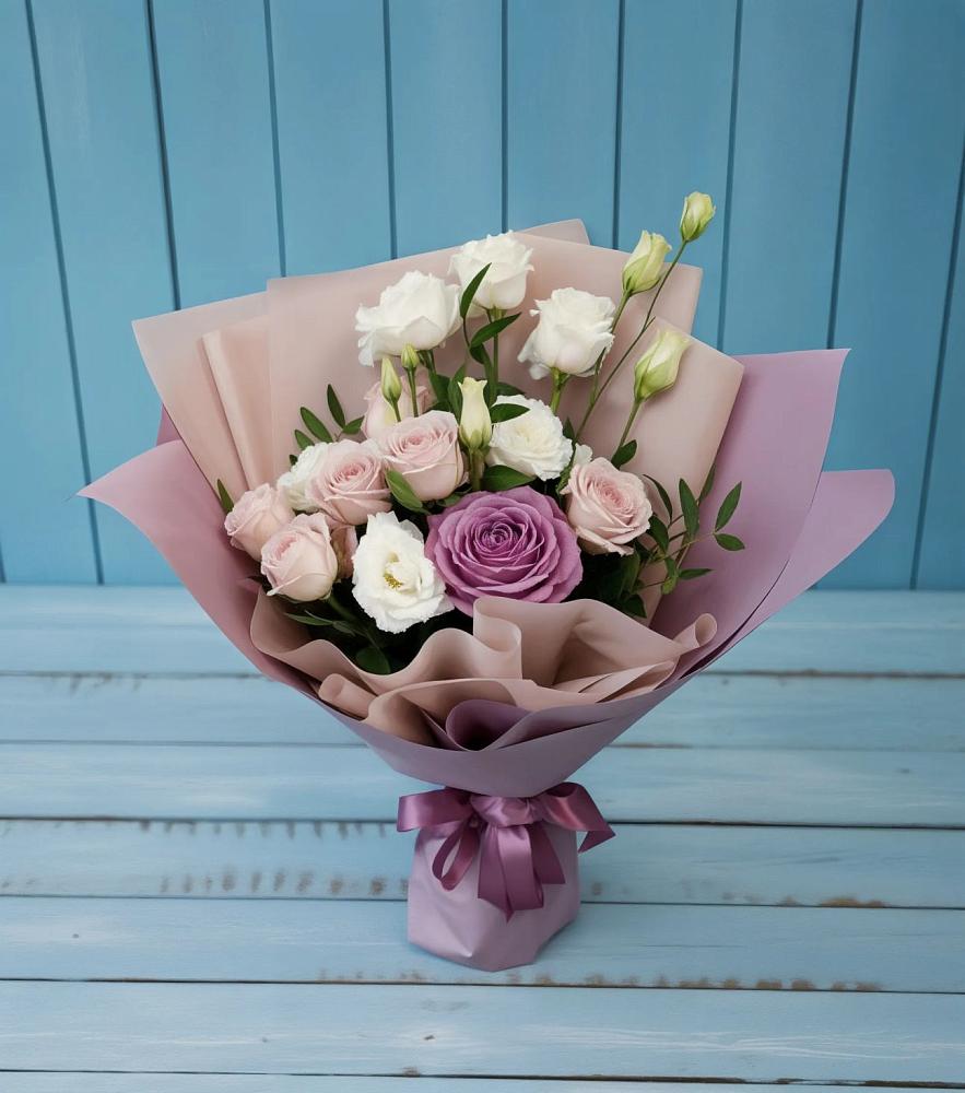 Букет цветов из: Розы и Лизиантусы в Прямицыно